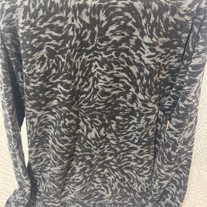 Athleta Charcoal and Light Gray Patterned Top